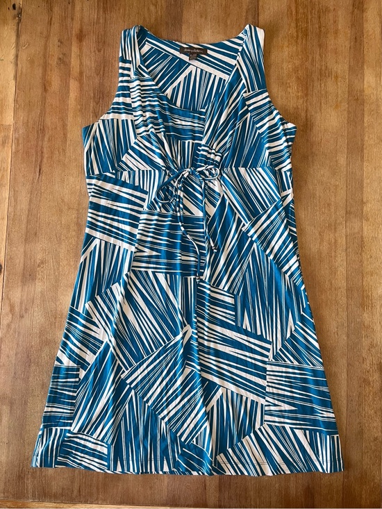 Tommy Bahama Dresses & Skirts - Tommy Bahama Teal & White Sleeveless Tie-Waist Geometric Dress